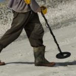 What should be a metal detector to search for gold